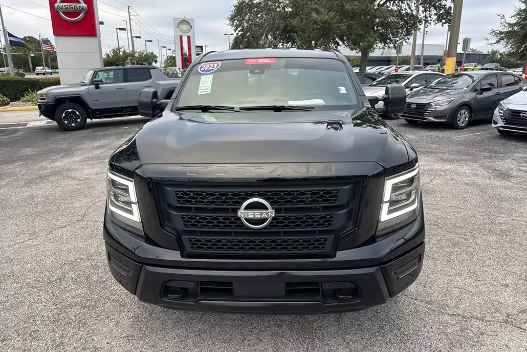 2023 Nissan Titan SV photo 1