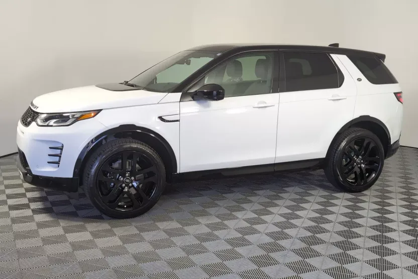 2025 Land Rover Discovery Sport Dynamic SE photo 1