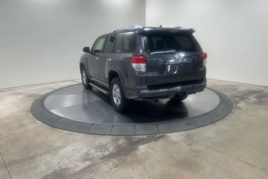 2013 Toyota 4Runner SR5 photo 1