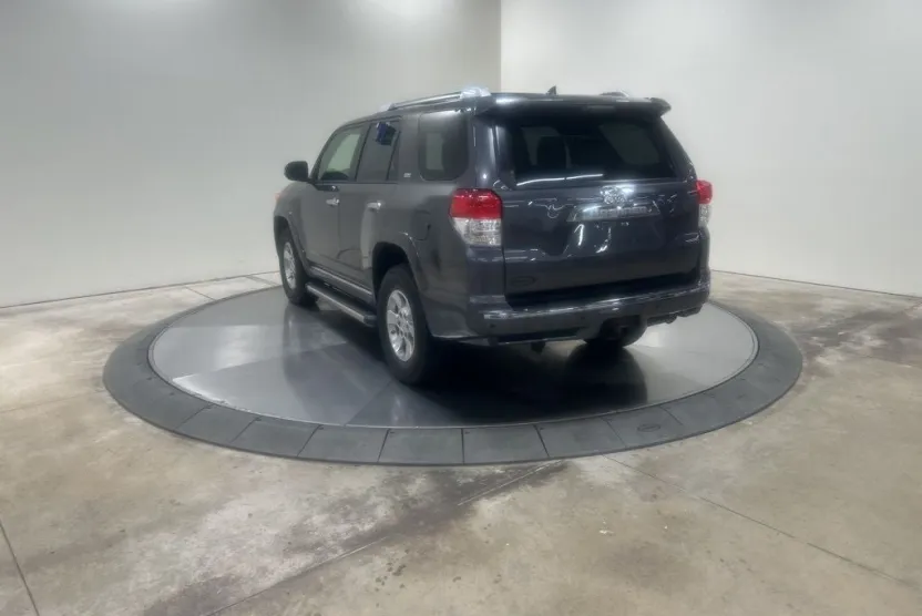 2013 Toyota 4Runner SR5 photo 1
