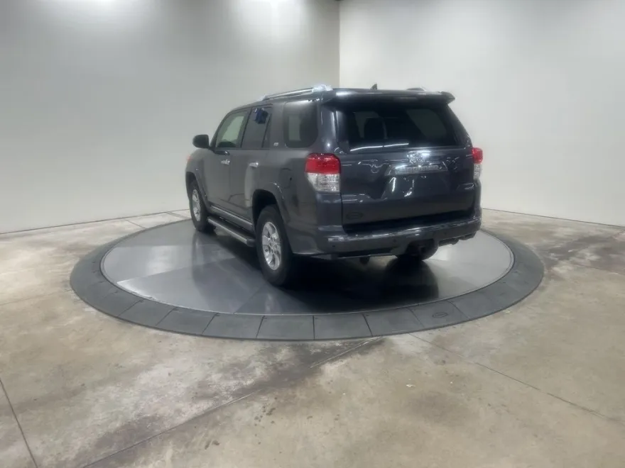 2013 Toyota 4Runner SR5 photo 1