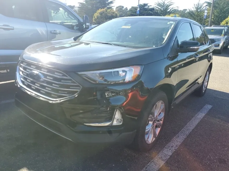 2023 Ford Edge Titanium photo 1