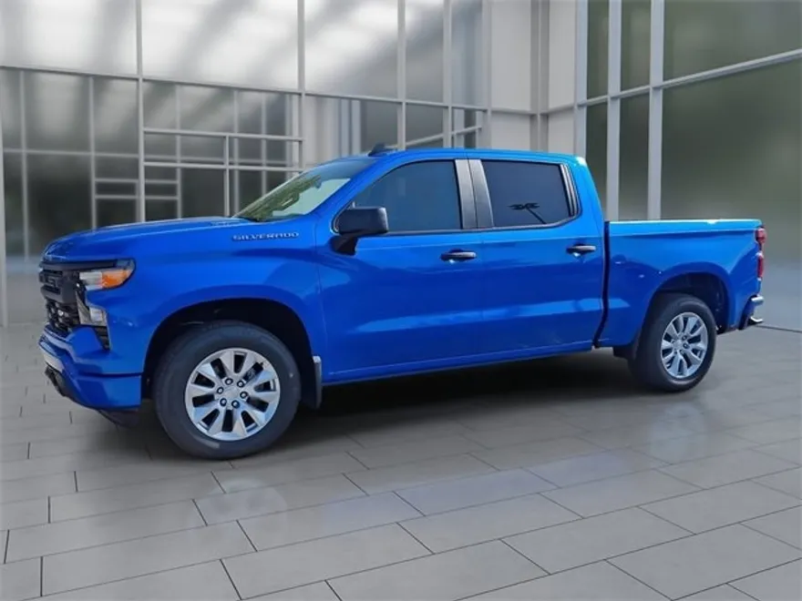 2025 Chevrolet Silverado 1500 Custom photo 1