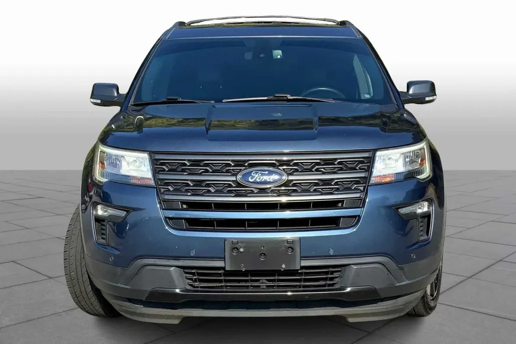 2019 Ford Explorer XLT photo 1