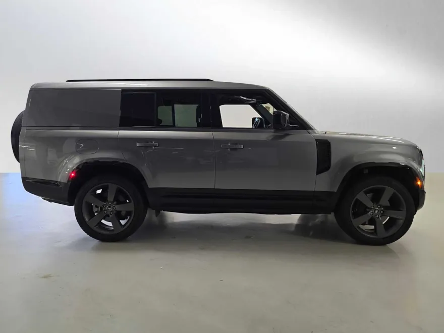 2024 Land Rover Defender Outbound photo 1