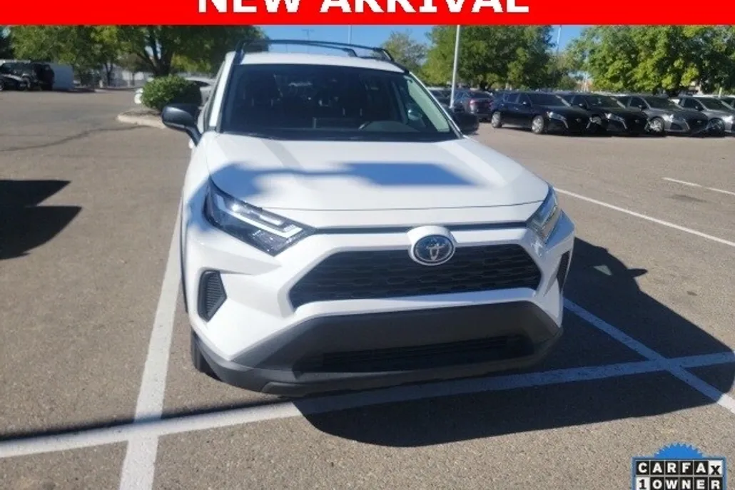 2024 Toyota RAV4 Hybrid LE photo 1