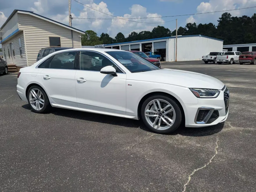 2023 Audi A4 S line Quattro Premium Plus photo 1