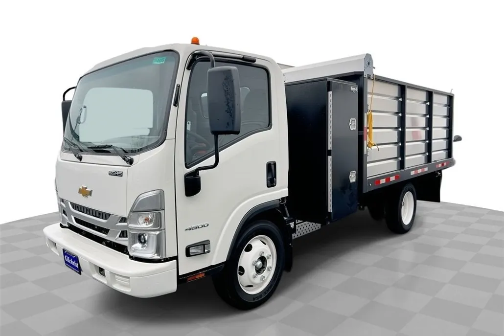 2024 Chevrolet Silverado 4500HD photo 1