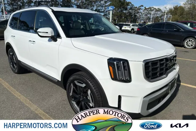 2024 Kia Telluride S photo 1
