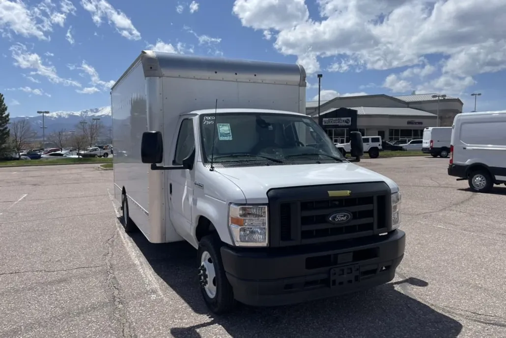 2024 Ford E-450 photo 1