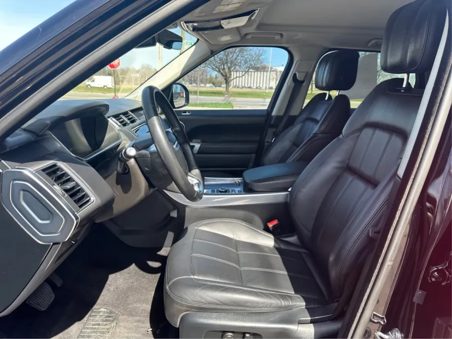 2020 Land Rover Range Rover Sport SE photo 10