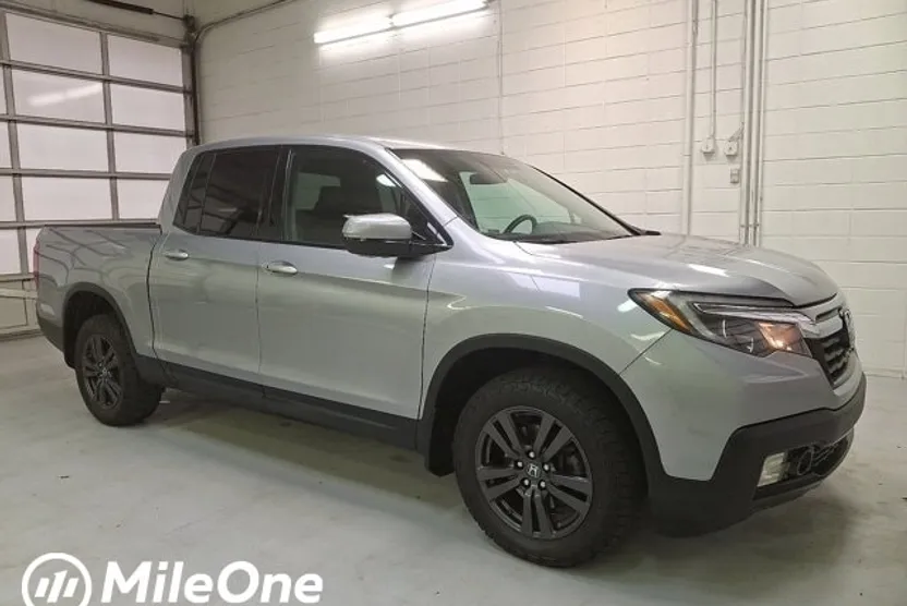 2019 Honda Ridgeline Sport photo 1