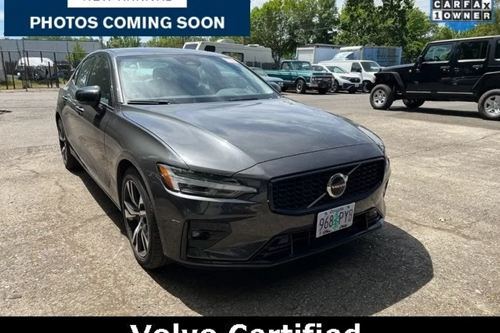 2025 Volvo S60 B5 Core photo 1