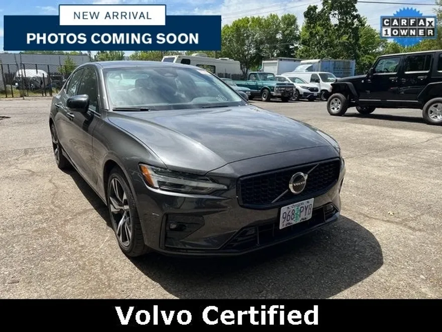 2025 Volvo S60 B5 Core photo 1