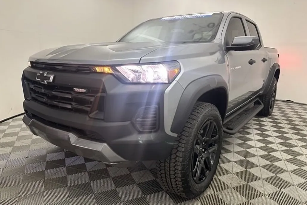 2025 Chevrolet Colorado Trail Boss photo 1