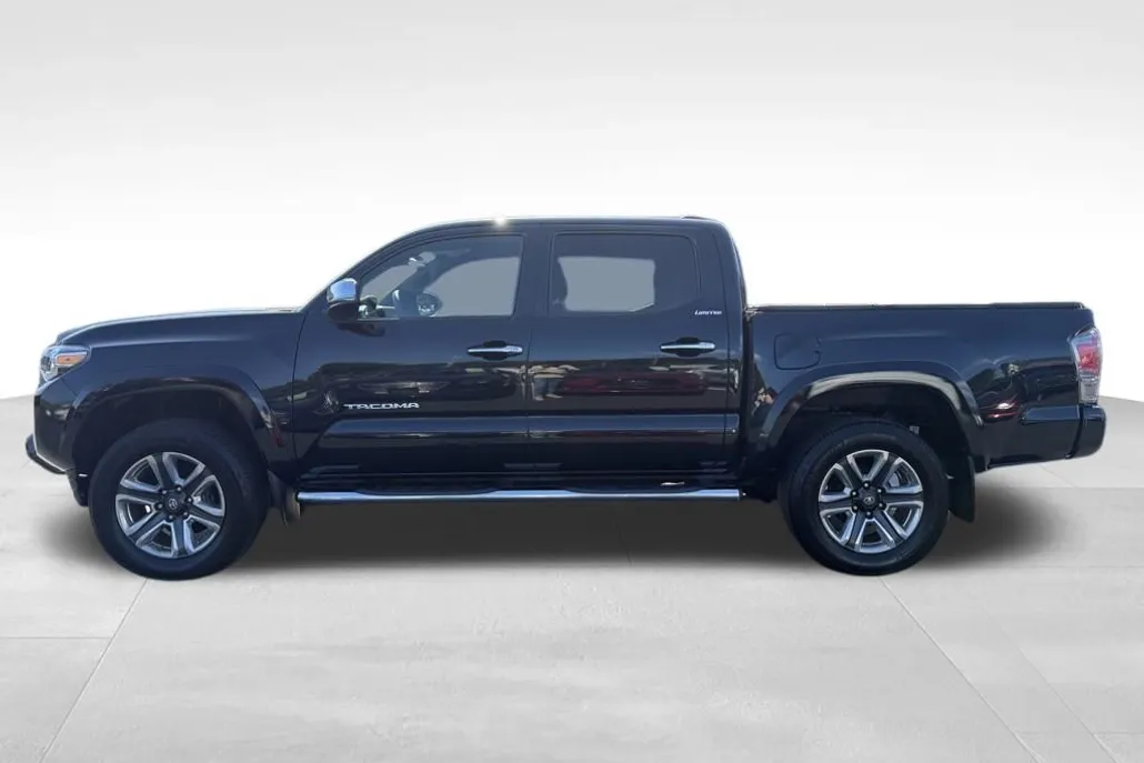 2018 Toyota Tacoma Limited V6 photo 1