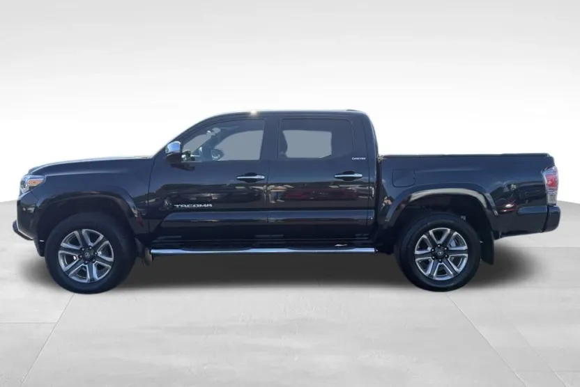 2018 Toyota Tacoma Limited V6 photo 1