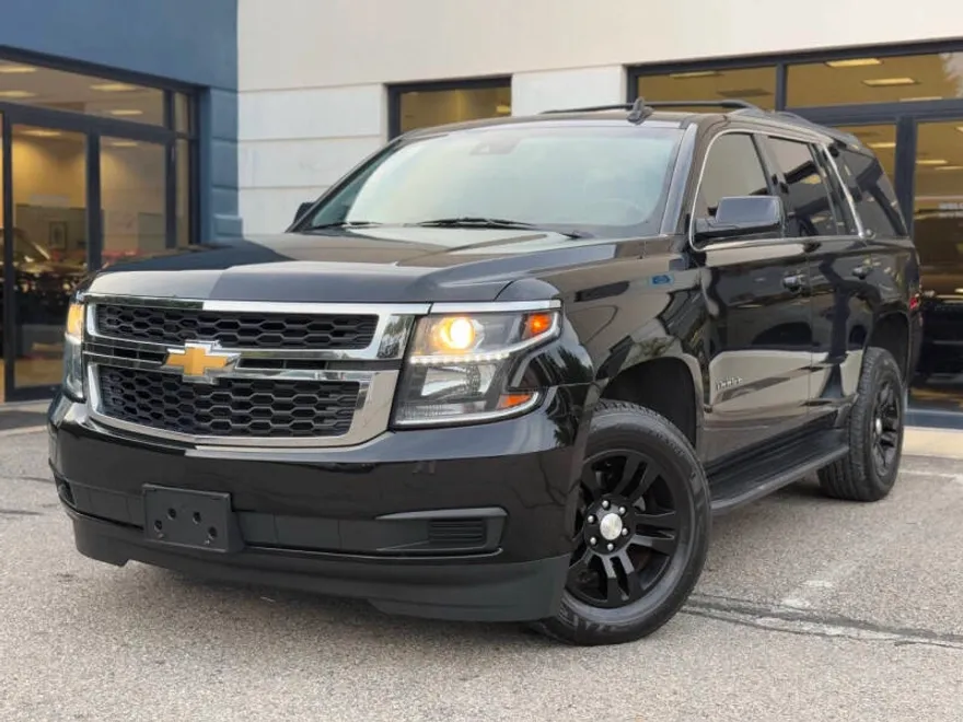 2019 Chevrolet Tahoe LT photo 1