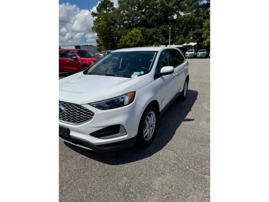 2024 Ford Edge SEL photo 1