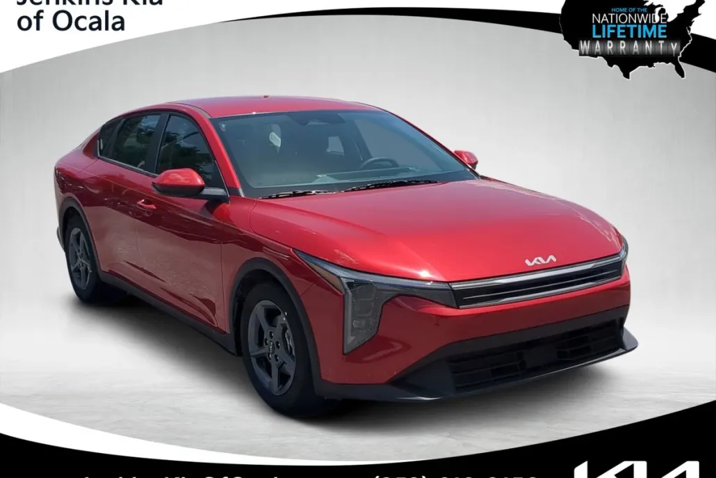 2025 Kia K4 LXS photo 1