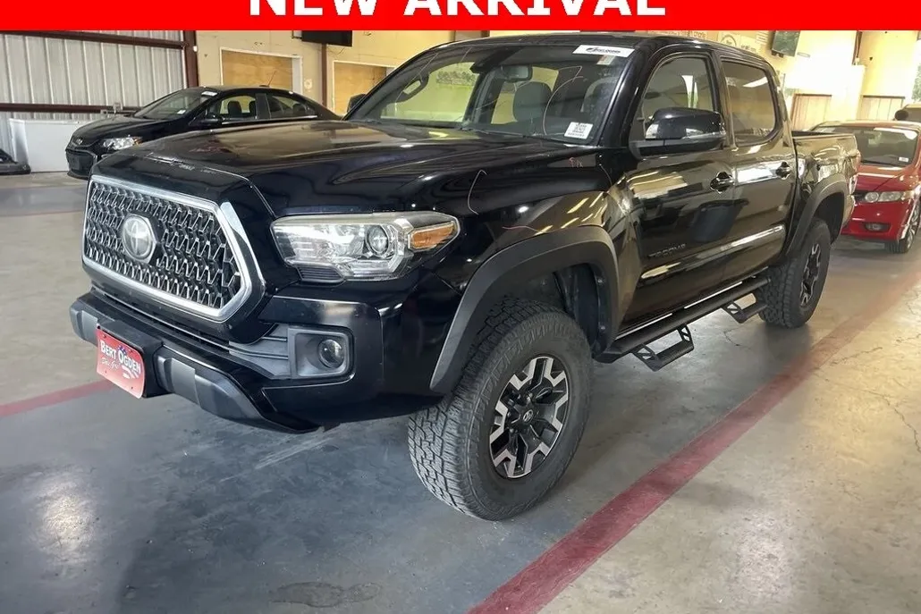 2019 Toyota Tacoma TRD Off-Road photo 1
