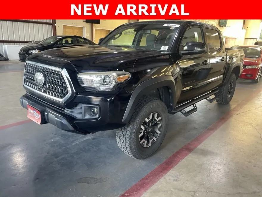 2019 Toyota Tacoma TRD Off-Road photo 1