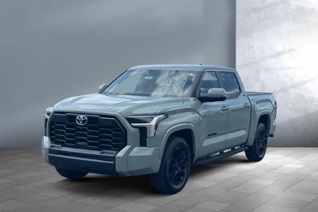 2024 Toyota Tundra SR5 photo 1