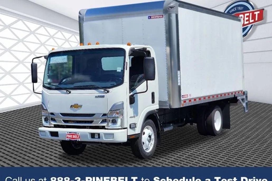 2024 Chevrolet Silverado 4500HD photo 1