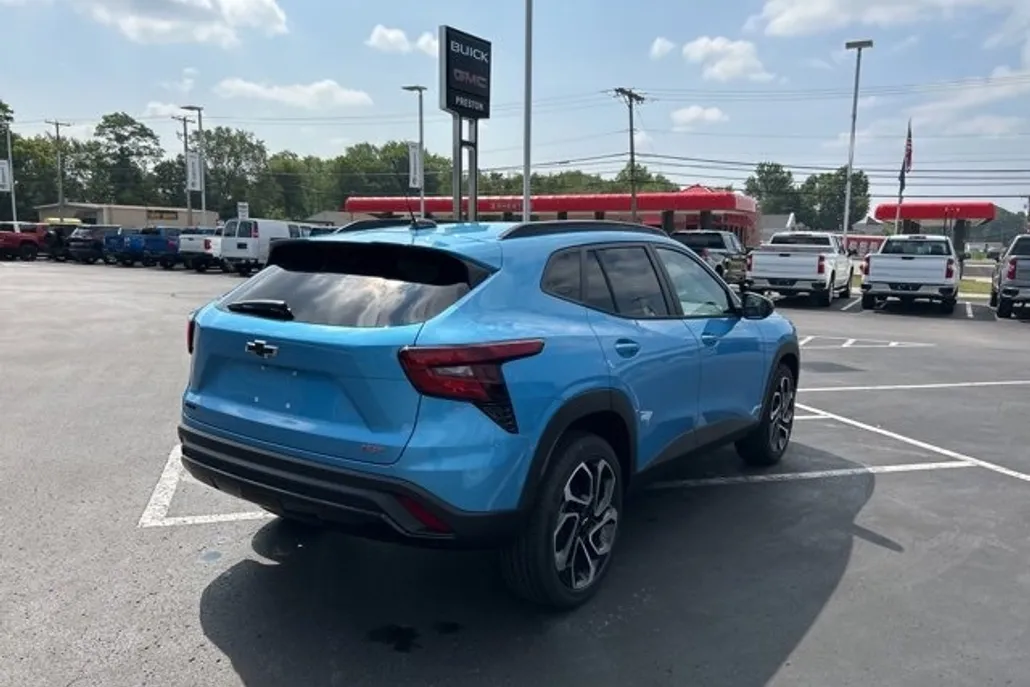 2025 Chevrolet Trax photo 1