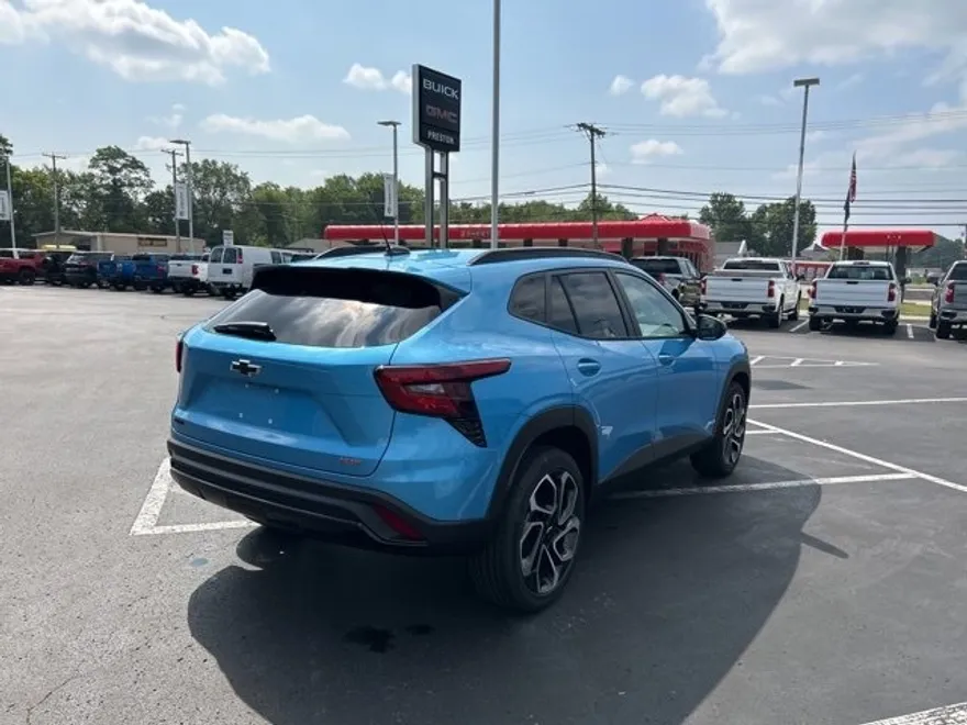 2025 Chevrolet Trax photo 1