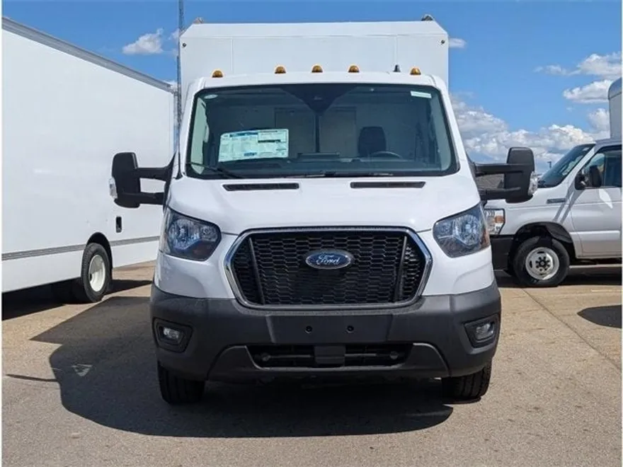2025 Ford Transit Cutaway photo 1