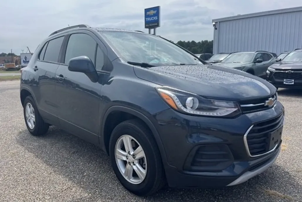2021 Chevrolet Trax LT photo 1
