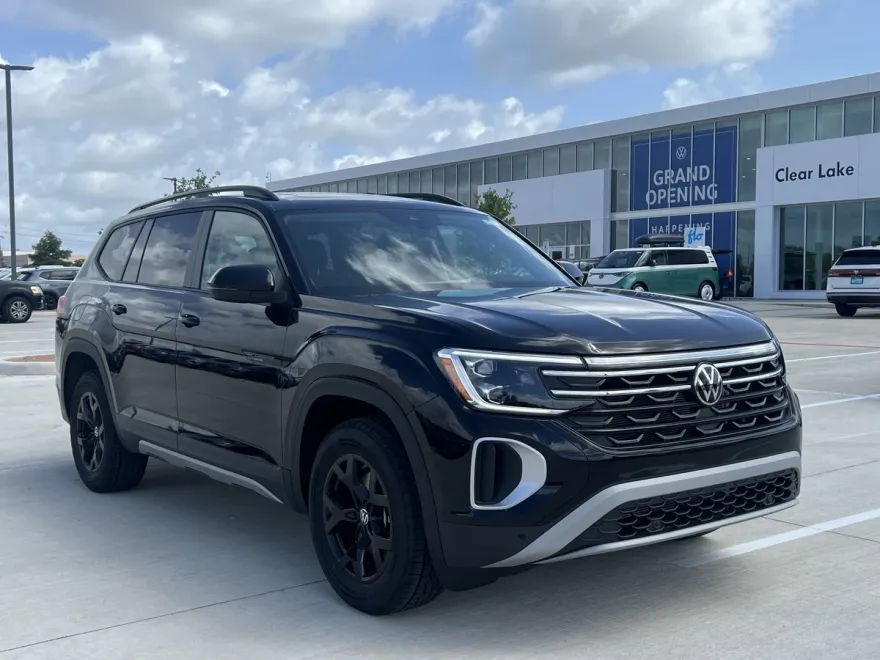 2025 Volkswagen Atlas Peak Edition SE photo 1