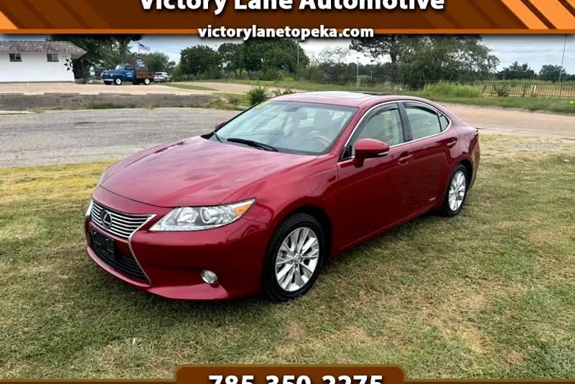 2013 Lexus ES 300h photo 1