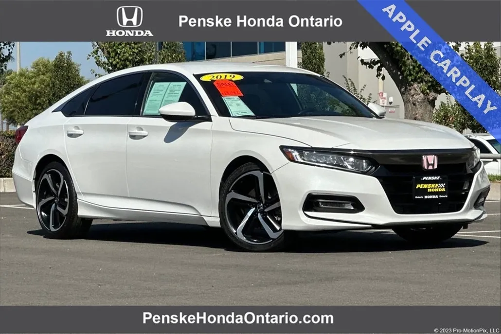 2019 Honda Accord Sport photo 1