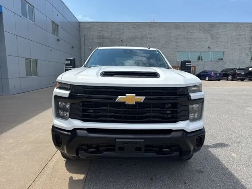 2024 Chevrolet Silverado 3500HD photo 1