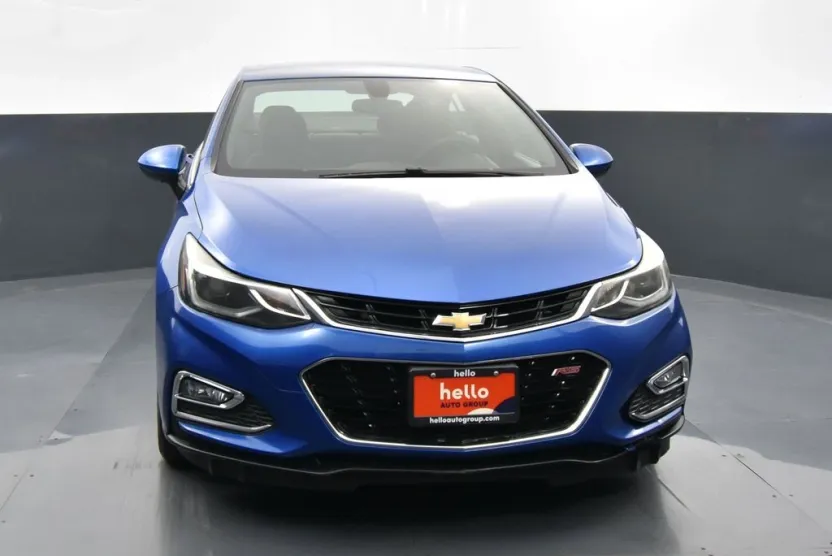 2017 Chevrolet Cruze LT photo 1