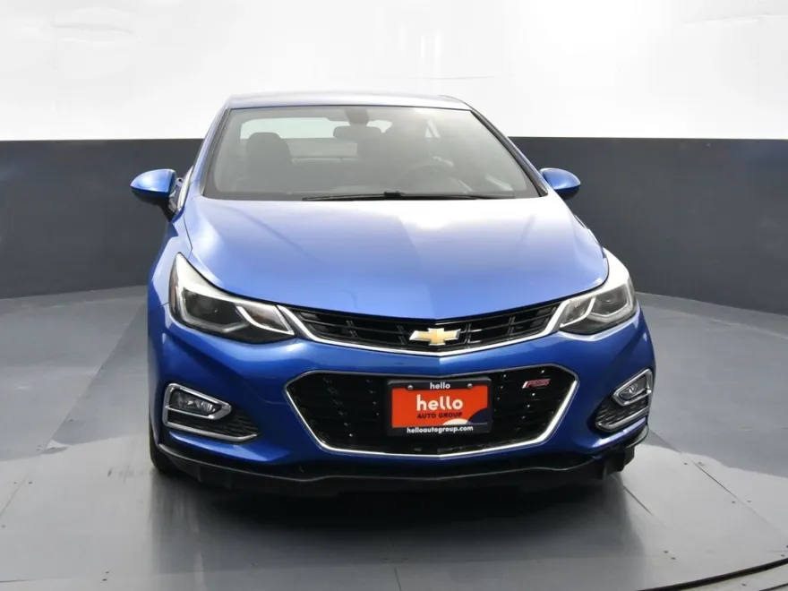 2017 Chevrolet Cruze LT photo 1