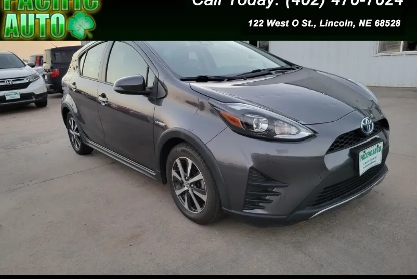 2018 Toyota Prius C Two photo 1