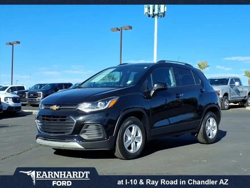 2022 Chevrolet Trax LT photo 1