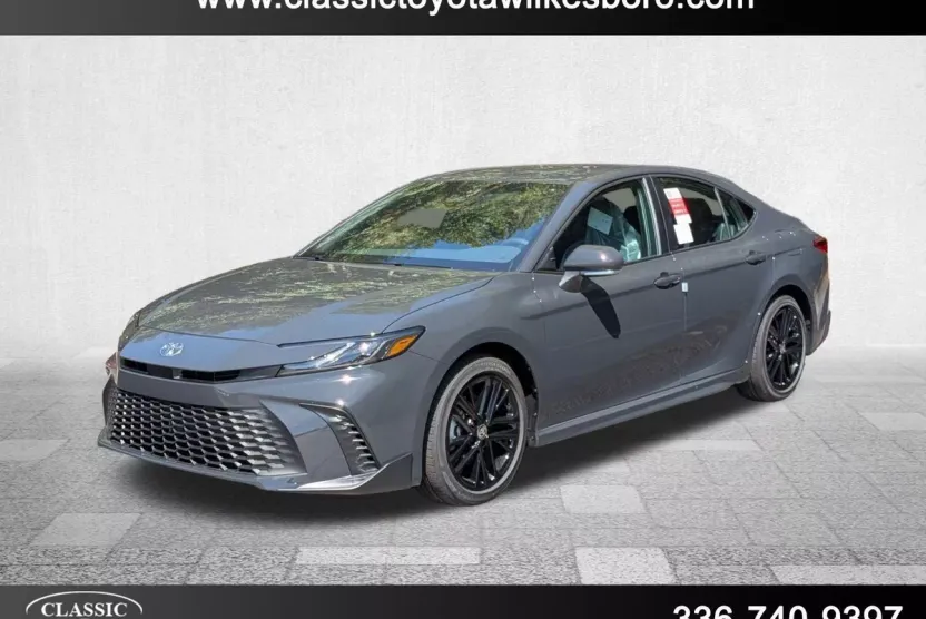 2026 Toyota Camry SE photo 1