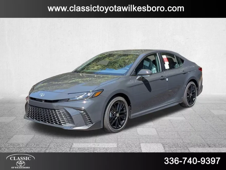 2026 Toyota Camry SE photo 1