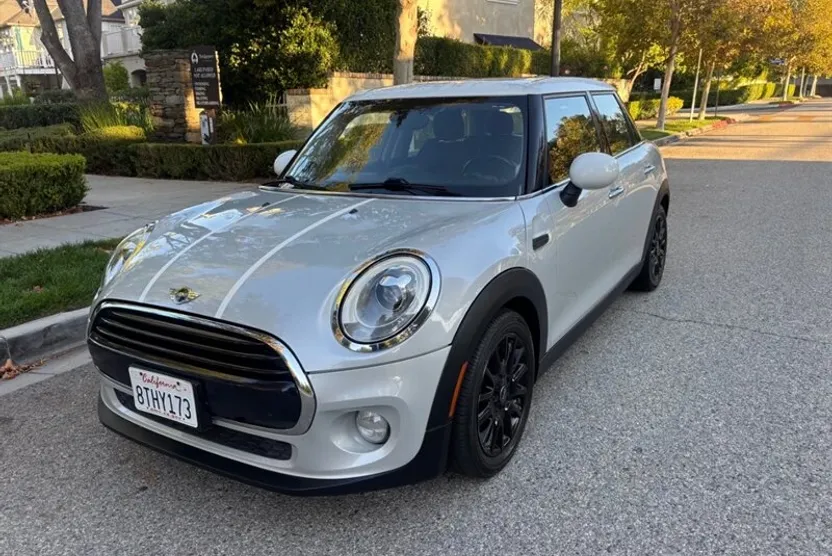 2016 Mini Cooper 4 Door Hardtop photo 1