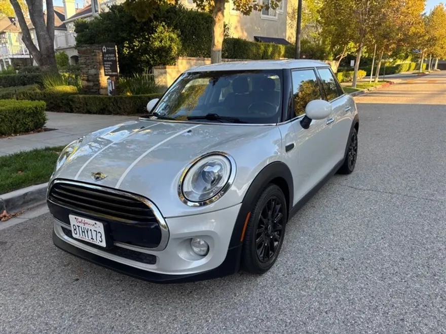2016 Mini Cooper 4 Door Hardtop photo 1