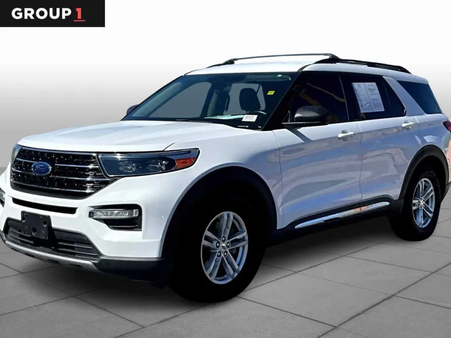 2020 Ford Explorer XLT photo 1
