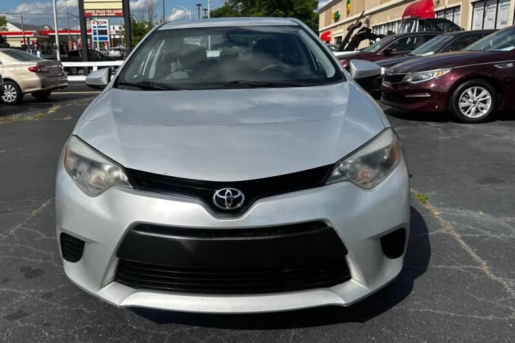 2015 Toyota Corolla L photo 1