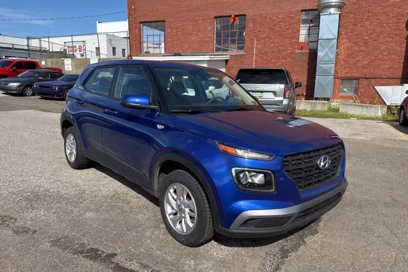 2022 Hyundai Venue SE photo 1