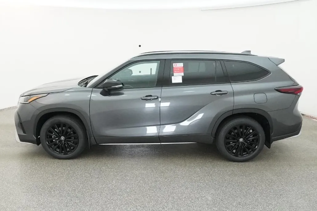 2025 Toyota Highlander XSE photo 1