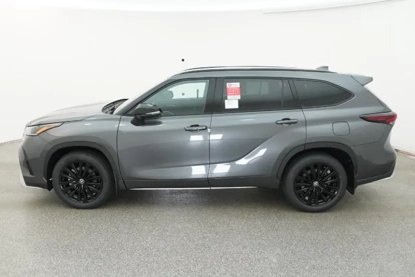2025 Toyota Highlander XSE photo 1