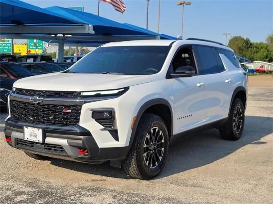 2024 Chevrolet Traverse Z71 photo 1